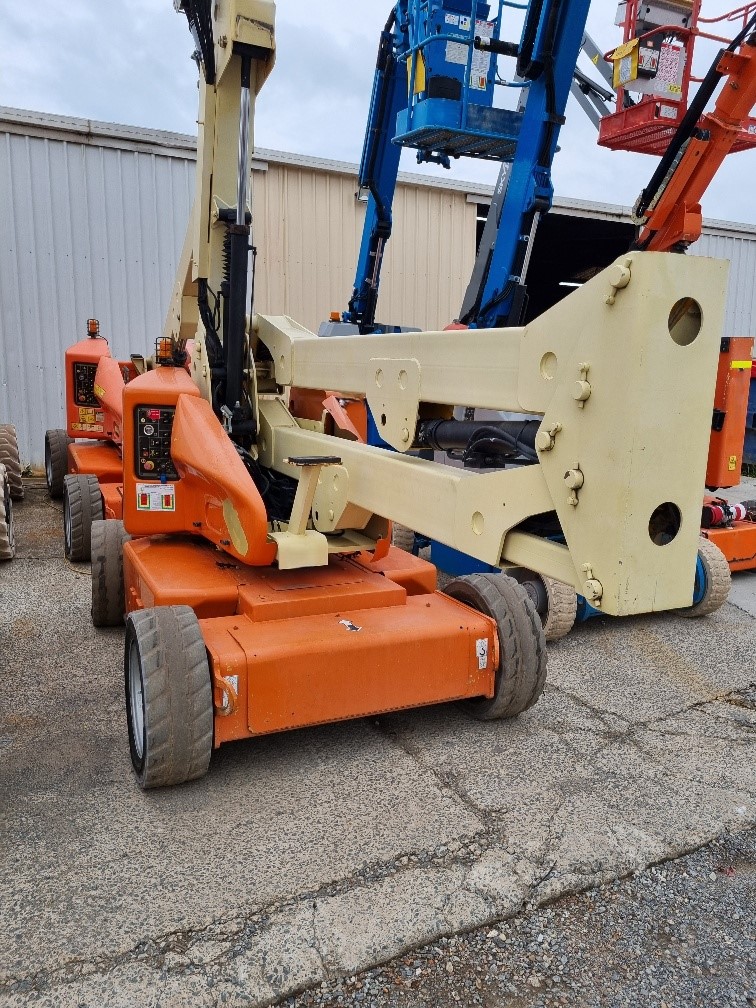 Sold - Scissor Lift - View 2